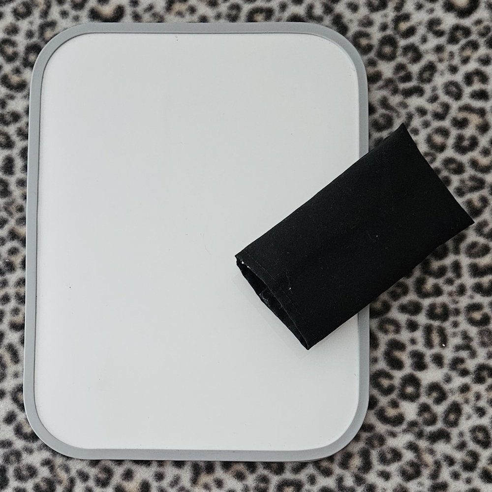 Crayola Dual Sided Dry Erase Board and Washable EZ Erase Cloth, 11" by 8.5", GUC